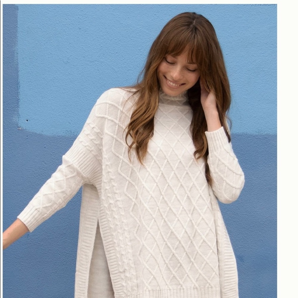Mer-Sea cable pullover sweater with open sides. NWT. One size